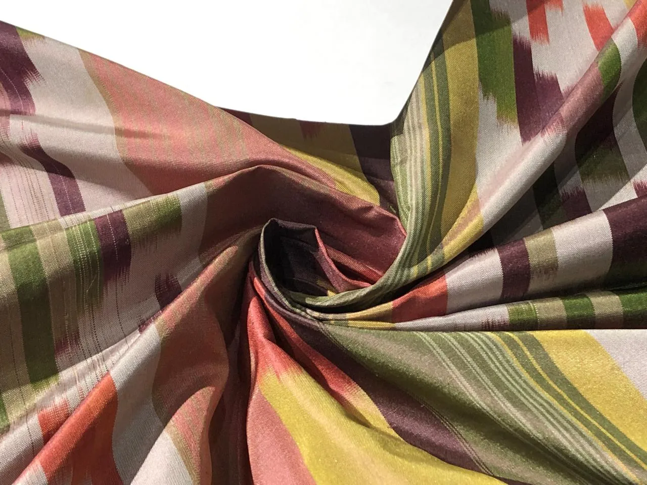 100% silk taffeta fabric SHADES OF PINK MAUVE, GREEN ,MUSTARD,MULBERRY AND SALMON 54&quot; wide TAFNEWC16[3] SINGLE LENGTH OF 3.75 YARDS