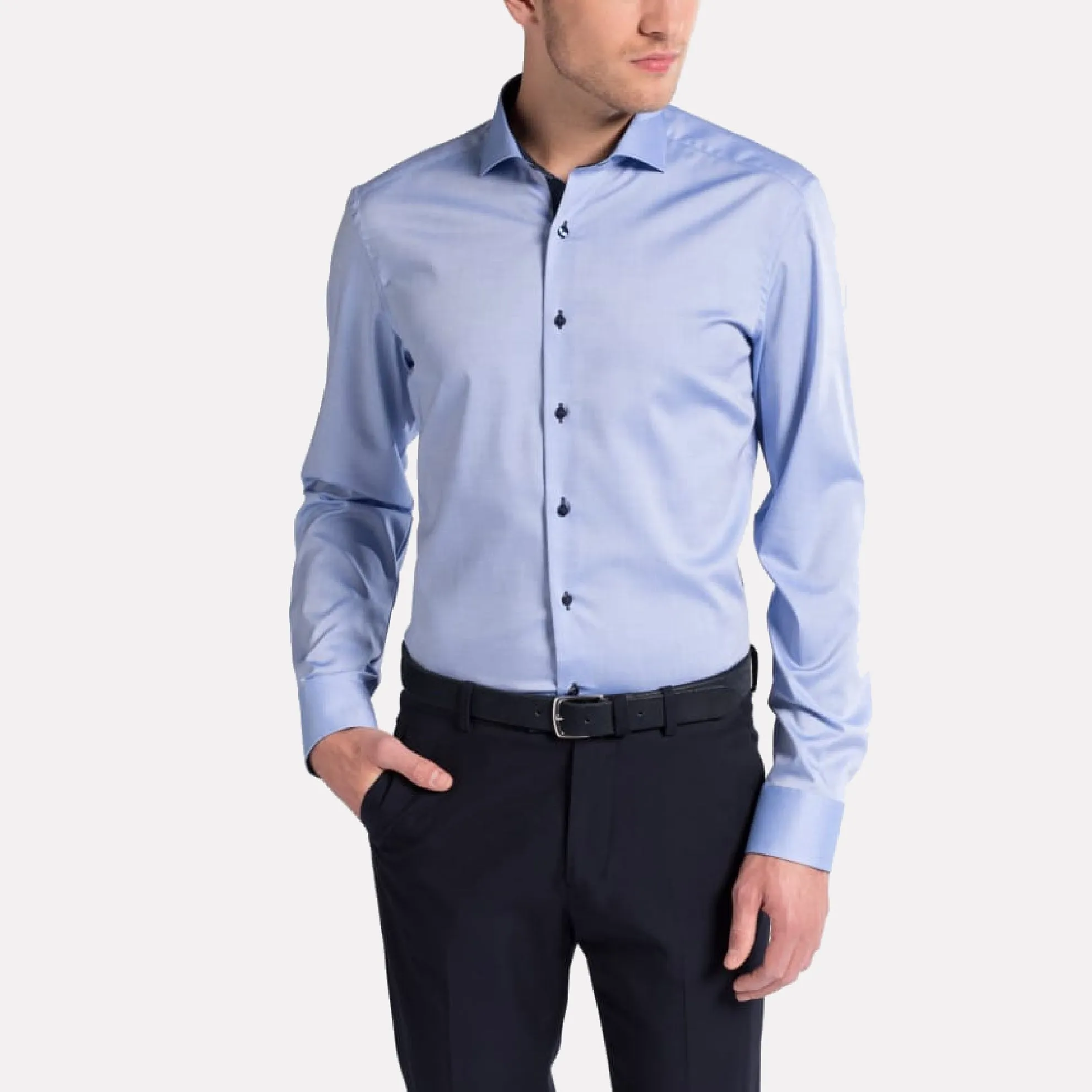 Slim Fit Cutaway Collar Shirt with Contrast Details / Light Blue